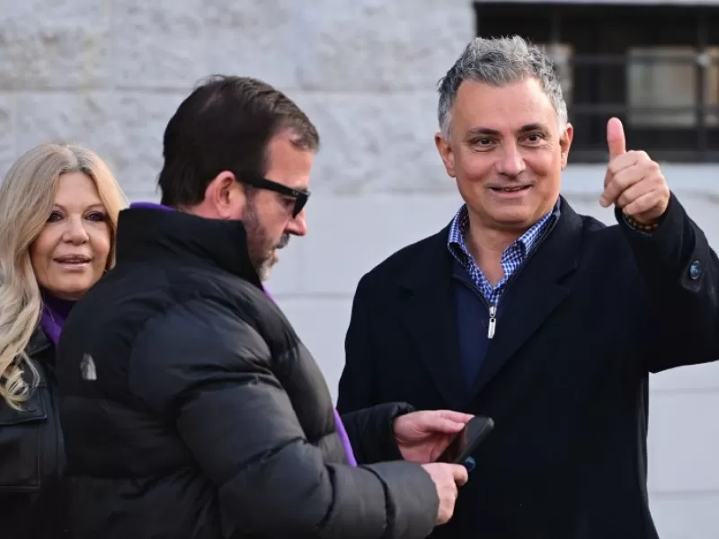 Los libertarios en Pilar ya rompieron antes de asumir y estalló la guerra