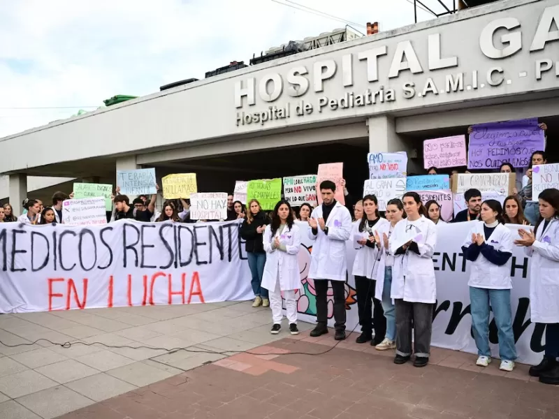 Manuel Adorni habló sobre el conflicto con el Hospital Garrahan: “Estamos en contra de los ñoquis”