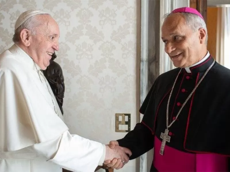 La lujosa "herencia del papa Francisco": un palacio de 55 hectáreas con uno de los jardines más hermosos de Italia