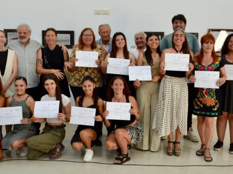 Se entregaron los diplomas a la primera camada de egresados de la UNA en La Costa