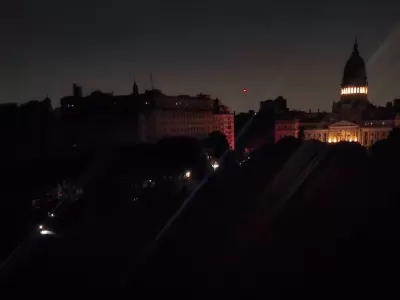 Un enorme apag&oacute;n dej&oacute; a m&aacute;s de un mill&oacute;n de personas sin luz: el gobierno aument&oacute; otra vez las tarifas