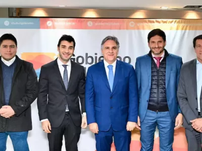 Gobernadores distanciados de Milei conformaron un frente electoral para competir en octubre a nivel nacional