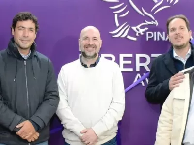 Intendente de Pinamar de La Libertad Avanza, no paga proveedores ni sueldos municipales, pero  pone para campaña