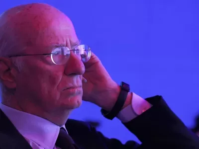 Rocca aprovecha las vacaciones de Pettovello en Dubai y ordena a Torrendell que presente su reforma educativa